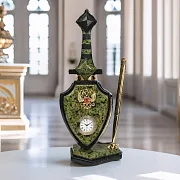 Часы со щитом и мечом — необычный подарок — фотография 1