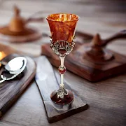 Бокал для вина из камня (янтарь) — оригинальный подарок — фотография 1