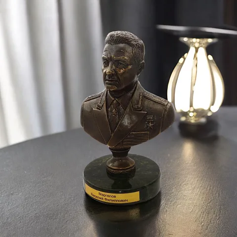 На память: Бронзовый бюст «Маргелов В.Ф.(Командующий ВДВ)»