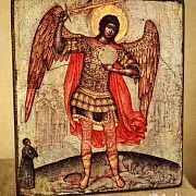 Икона "Архангел Михаил попирающий диавола" — оригинальный подарок — фотография 1
